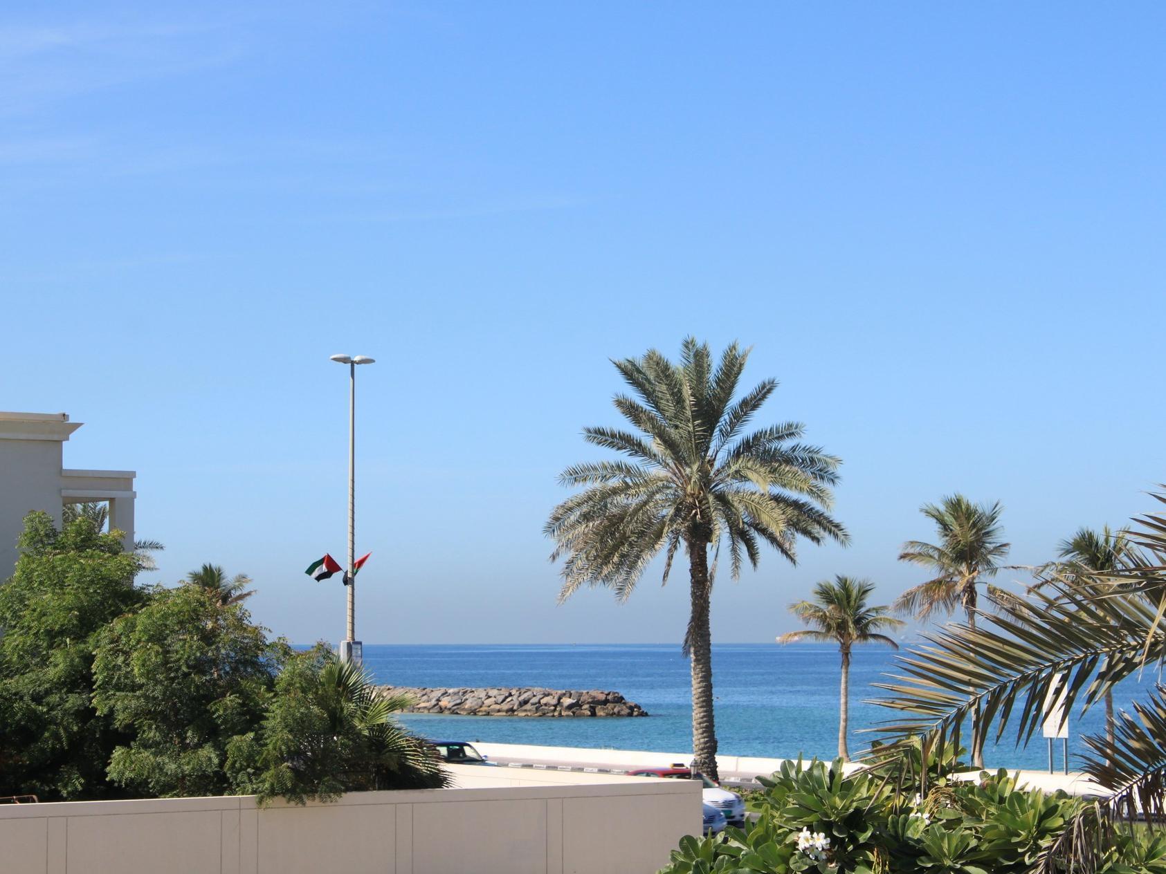 Al Corniche Hotel Шарджа Экстерьер фото